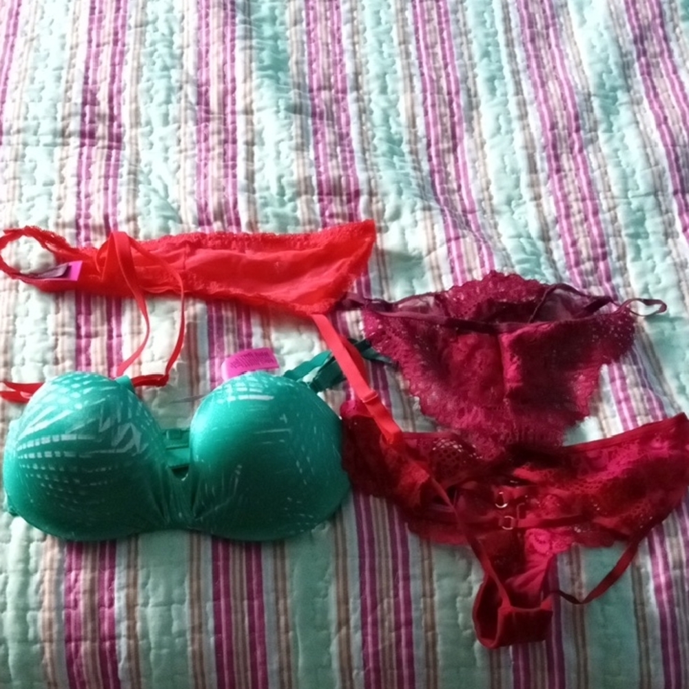 La SENZA Red and Teal Lace Bra Set